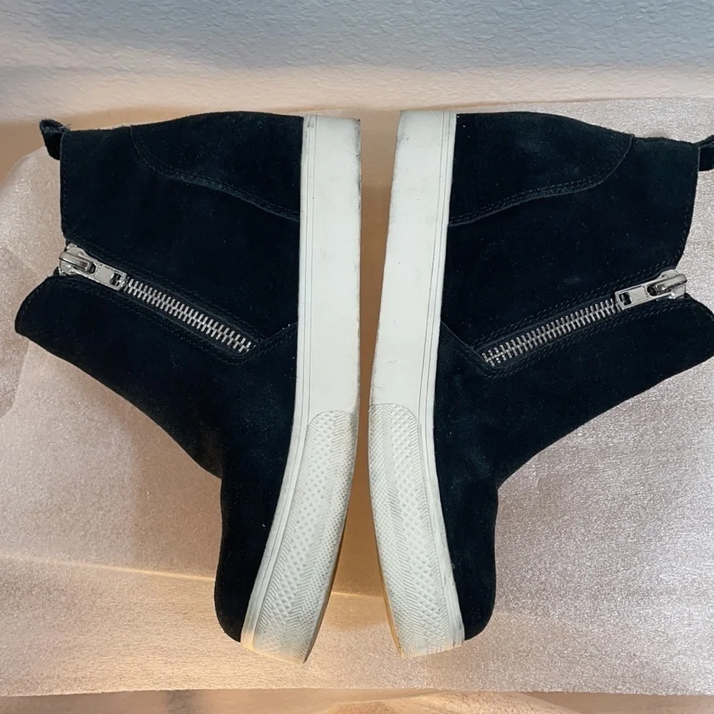Steve Madden Wedgie Black Suede Ankle Boots 9.5 Hidden Wedge